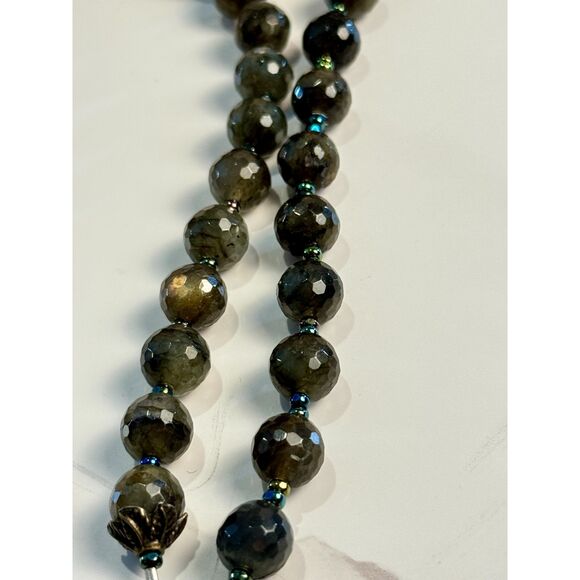 Stunning Labradorite & Ourole Glass Necklace - Picture 2 of 7